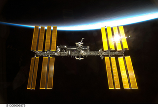 Illustration for article titled The Precarious Light-Filled Vista From The International Space Station